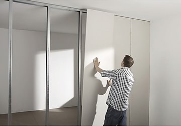 Comment monter une cloison en plaques de plâtre sur ossature métallique ?